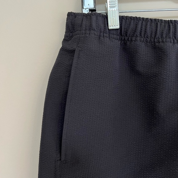 Theory Jace Splash Seer Swim Shorts in Black, size M - Picture 6 of 10